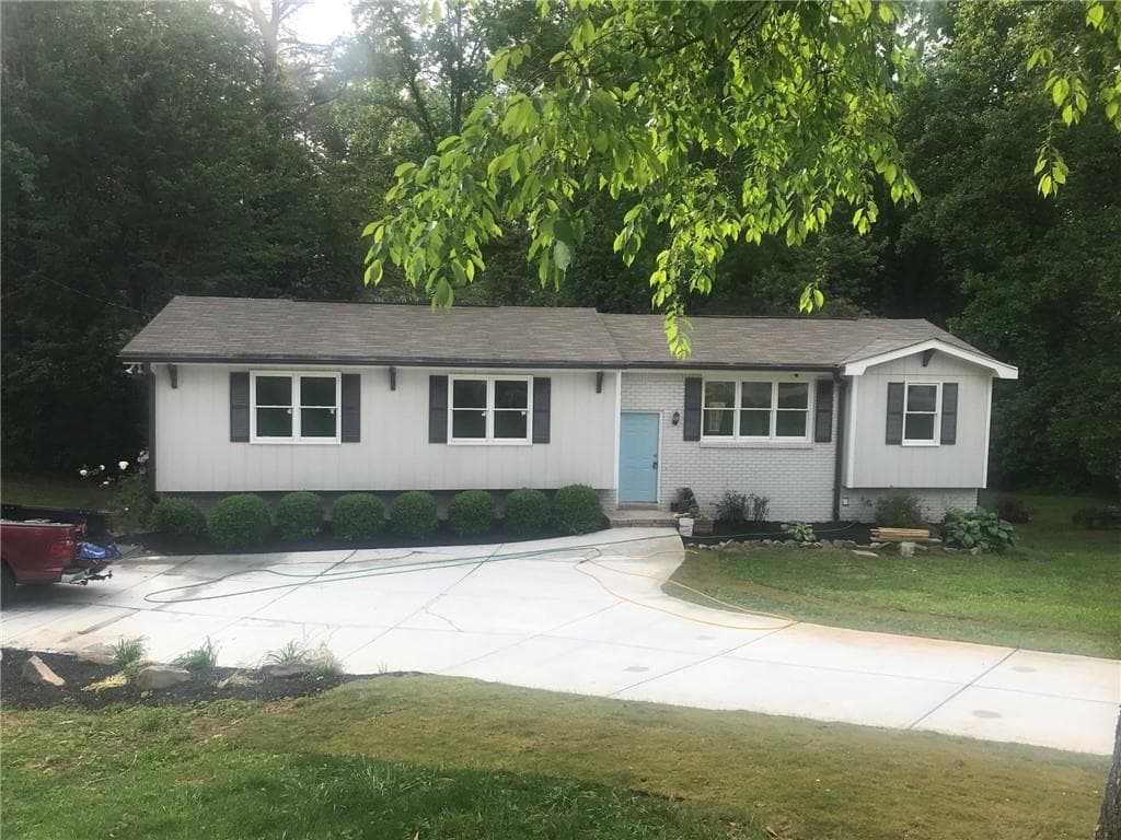 3 bedroom, 2 bathroom, 1,454 sq ft single family residence for rent at 111 Quail Run, Woodstock, GA 30189 for $4,250 a month — photo 1 of 22