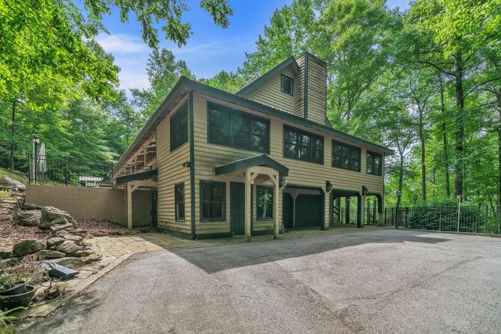 4 bedroom, 3 bathroom single family residence sold at 562 Wildhog Creek Circle, Suches, GA 30572