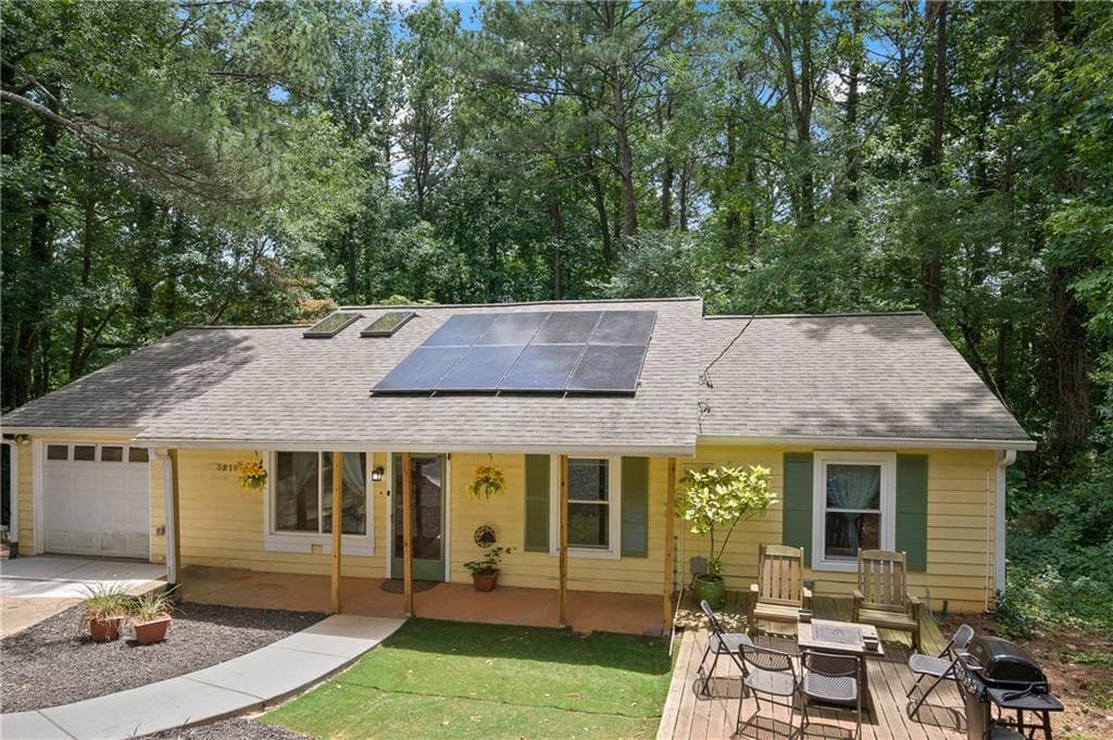 3 bedroom, 2 bathroom, 1,356 sq ft single family residence sold at 3216 Montheath Court, Duluth, GA 30096