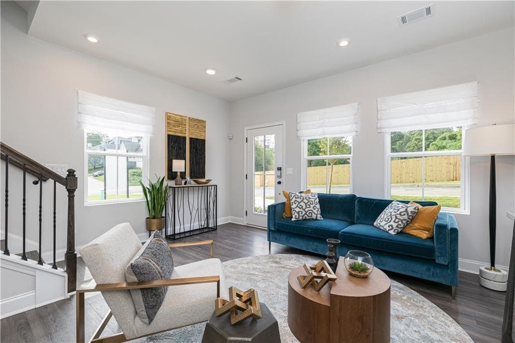 3 bedroom, 5 bathroom townhouse sold at 371 Skylar Way, Atlanta, GA 30315
