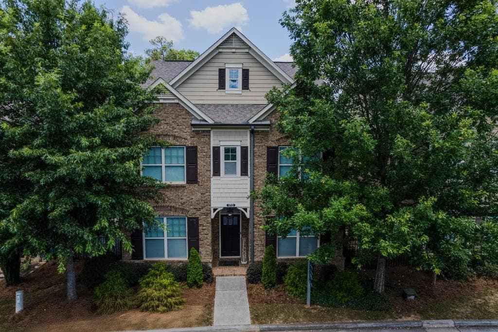 4 bedroom, 4 bathroom, 2,928 sq ft single family residence sold at 1713 Whitfield Parc Circle, Smyrna, GA 30080