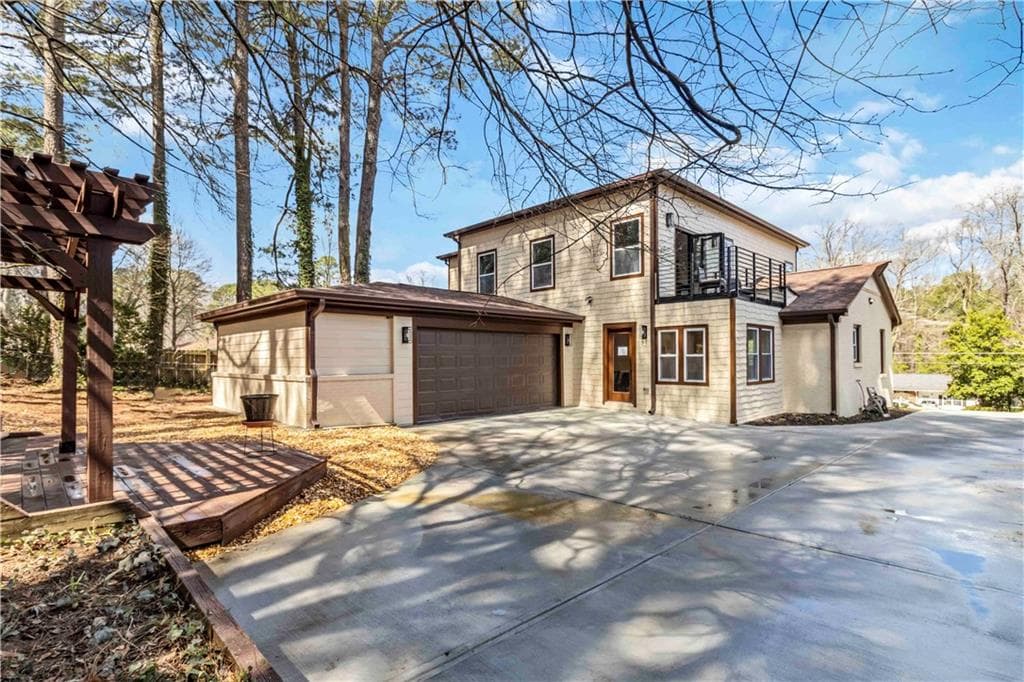5 bedroom, 4 bathroom, 3,300 sq ft single family residence sold at 2533 SUNSET Drive, Atlanta, GA 30345