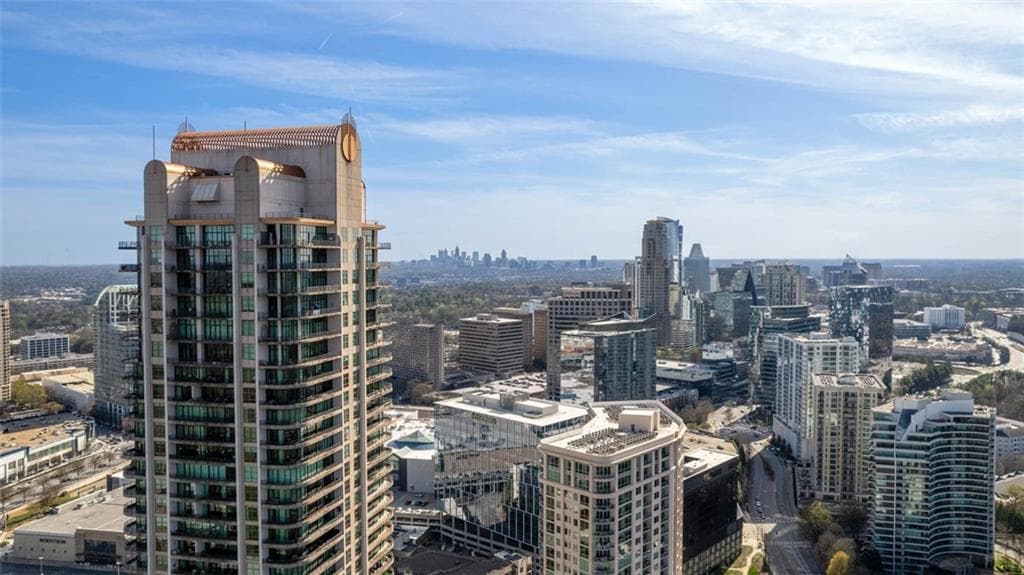 3 bedroom, 3 bathroom, 2,842 sq ft condominium sold at 750 Park Avenue 10N, Atlanta, GA 30326