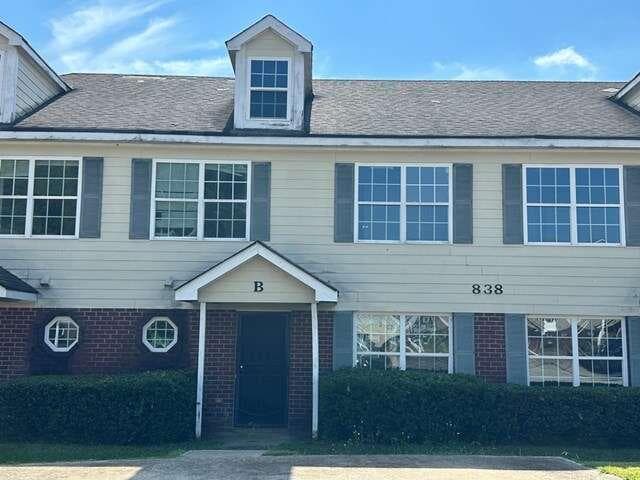 3 bedroom, 3 bathroom single family residence sold at 838 Store House Court B, Monroe, GA 30655