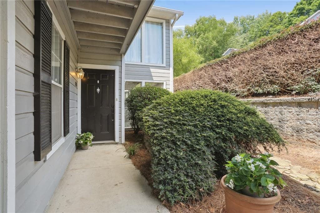 2 bedroom, 2 bathroom condominium sold at 1203 Vicksburg Place, Sandy Springs, GA 30350