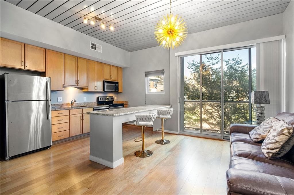 1 bedroom, 1 bathroom, 668 sq ft condominium for sale at 620 Glen Iris Drive 205, Atlanta, GA 30308