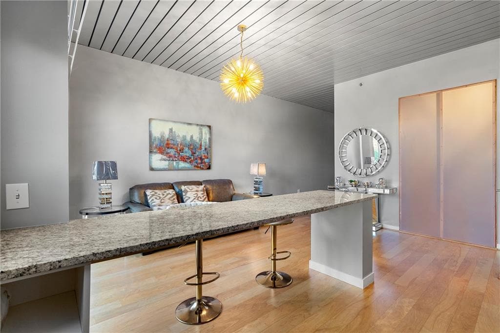 1 bedroom, 1 bathroom, 668 sq ft condominium for sale at 620 Glen Iris Drive 205, Atlanta, GA 30308 — photo 6