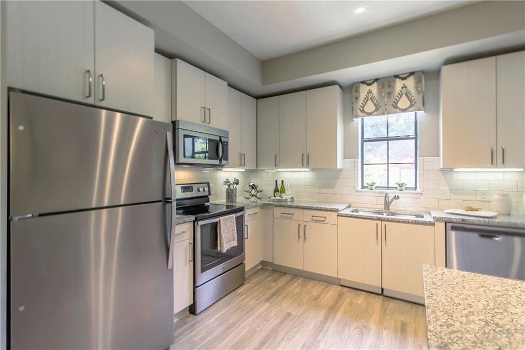 1 bedroom, 1 bathroom, 721 sq ft apartment for rent at 4011 Roswell Road 2208, Atlanta, GA 30342 for $1,899 a month — photo 2