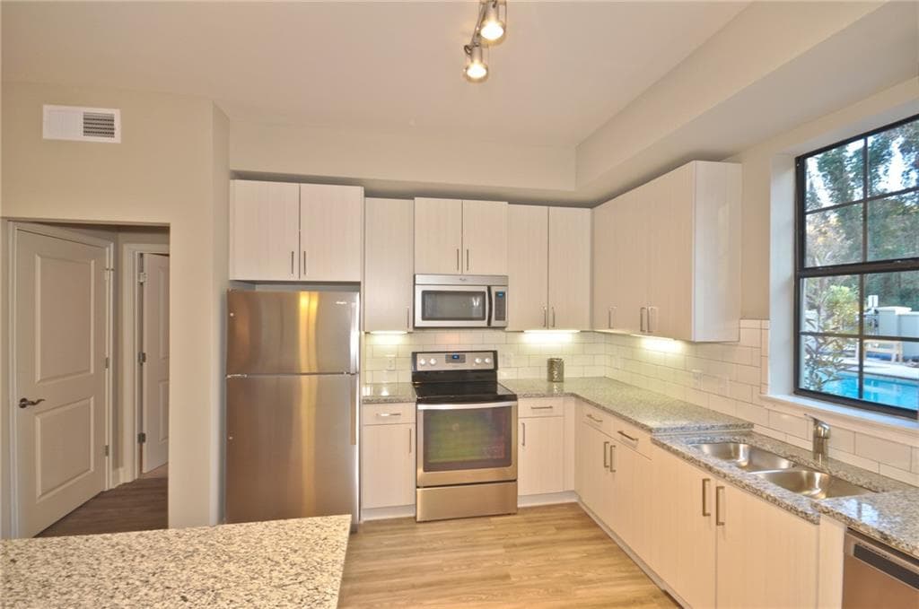 1 bedroom, 1 bathroom, 721 sq ft apartment for rent at 4011 Roswell Road 2208, Atlanta, GA 30342 for $1,899 a month — photo 6