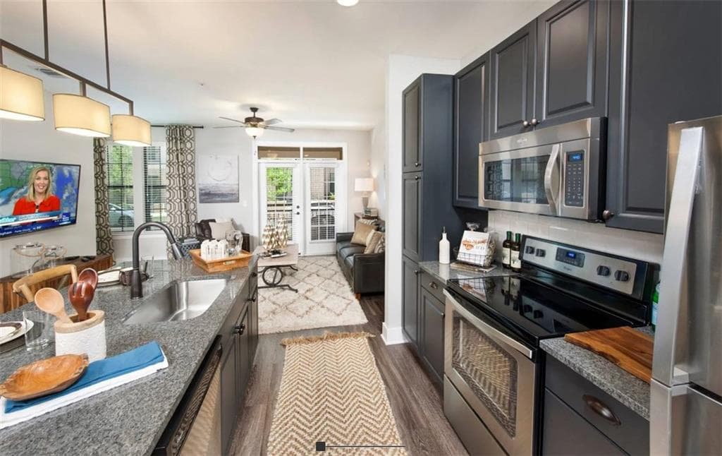 2 bedroom, 2 bathroom, 1,198 sq ft apartment for rent at 222 Colonial Homes Drive 2406, Atlanta, GA 30309 for $3,764 a month — photo 2
