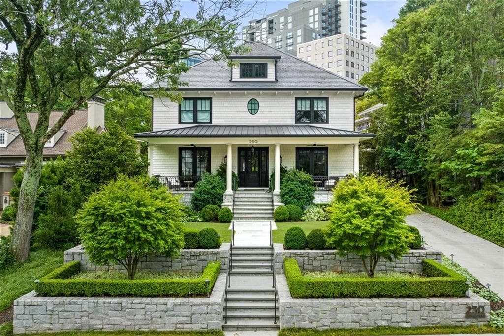 5 bedroom, 7 bathroom single family residence sold at 230 Peachtree Circle, Atlanta, GA 30309