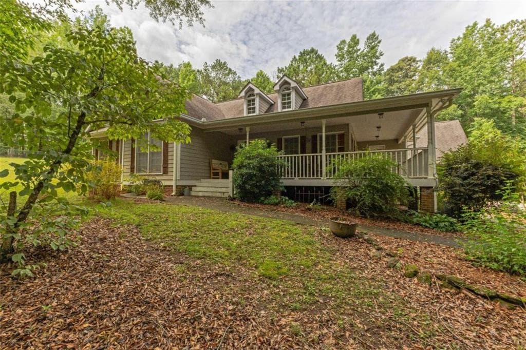 3 bedroom, 2 bathroom single family residence sold at 6425 Mixon Road, Chattahoochee Hills, GA 30268