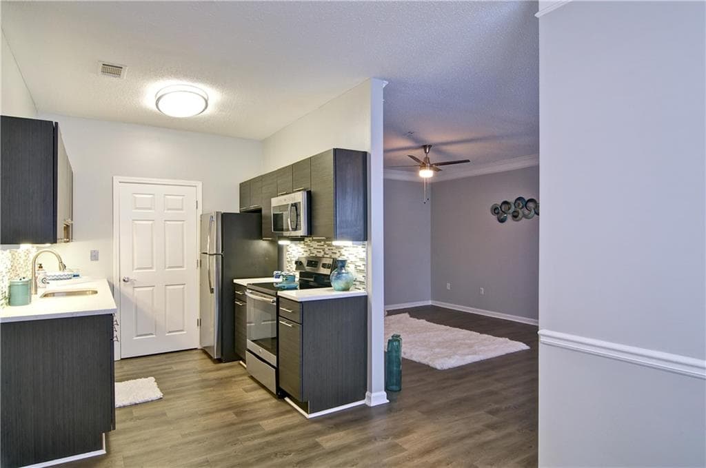 2 bedroom, 2 bathroom, 1,131 sq ft apartment for rent at 1100 Park Creek Court 0202, Gainesville, GA 30504 for $1,501 a month — photo 3