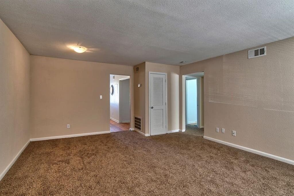 2 bedroom, 2 bathroom, 1,084 sq ft apartment for rent at 300 Hurt Road 106, Smyrna, GA 30082 for $1,160 a month — photo 3