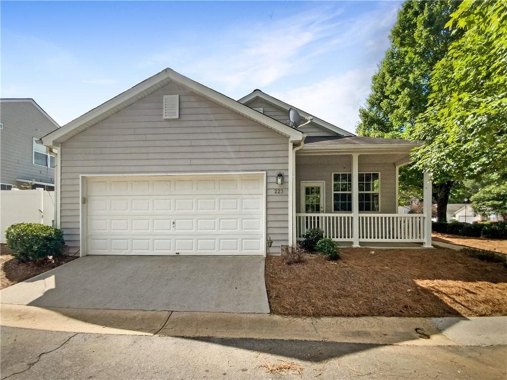 2 bedroom, 2 bathroom, 982 sq ft single family residence sold at 223 Windcroft Circle, Acworth, GA 30101