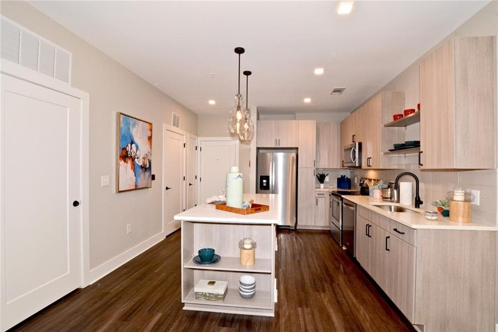 1 bedroom, 1 bathroom, 714 sq ft apartment for rent at 465 Memorial Drive 628, Atlanta, GA 30312 for $1,714 a month — photo 4