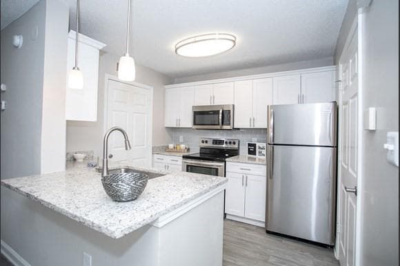 1 bedroom, 1 bathroom, 840 sq ft apartment for rent at 100 Dunwoody Gables Drive 6D-112, Dunwoody, GA 30338 for $1,494 a month — photo 1 of 28