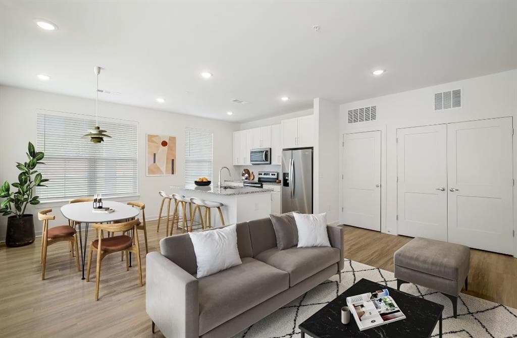 1 bedroom, 1 bathroom, 725 sq ft apartment for rent at 1010 Rosefinch Landing 3105, Hoschton, GA 30548 for $1,475 a month — photo 4