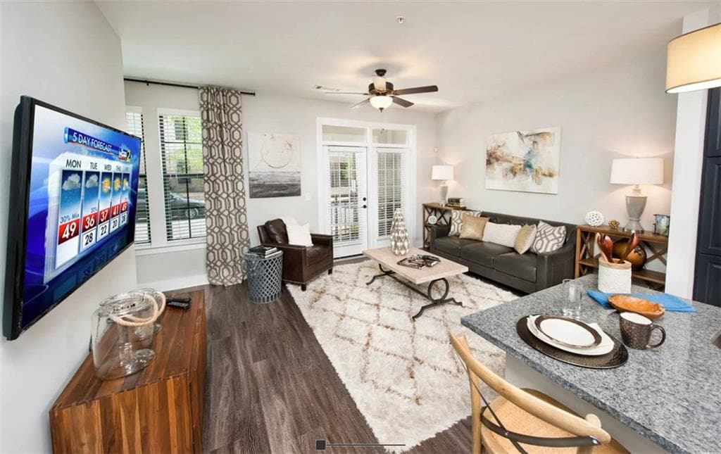 1 bedroom, 1 bathroom, 679 sq ft apartment for rent at 222 Colonial Homes Drive 2230, Atlanta, GA 30309 for $2,202 a month — photo 2