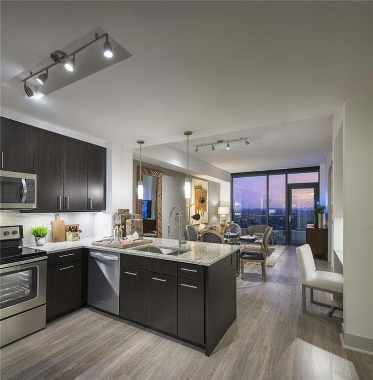 1 bedroom, 1 bathroom, 790 sq ft apartment for rent at 3150 Roswell Road 1013, Atlanta, GA 30305 for $1,927 a month — photo 2