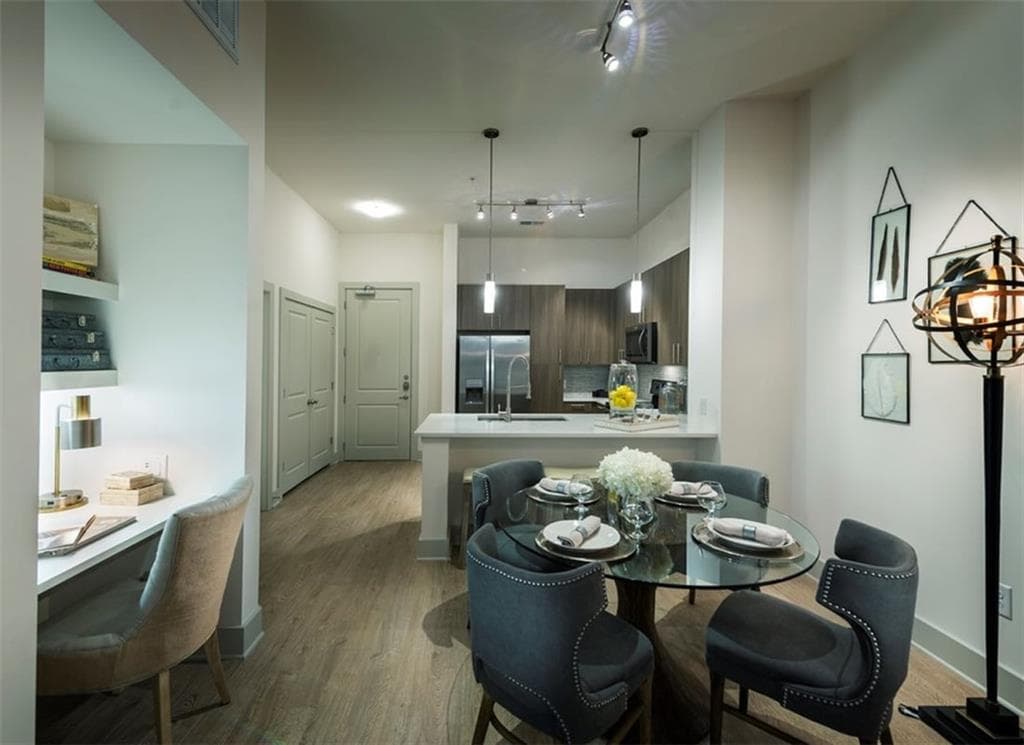 2 bedroom, 2 bathroom, 1,099 sq ft apartment for rent at 400 Pharr Road 231, Atlanta, GA 30305 for $2,181 a month — photo 3
