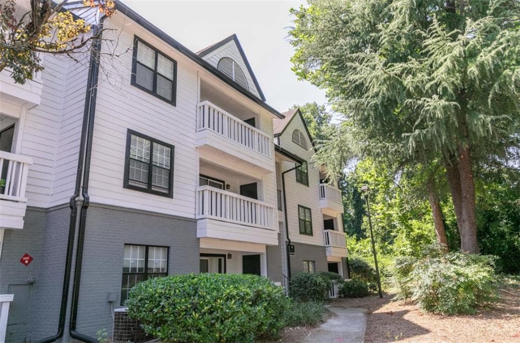 2 bedroom, 2 bathroom apartment for rent at 100 Windmont Drive 226, Atlanta, GA 30329 for $1,630 a month — photo 9