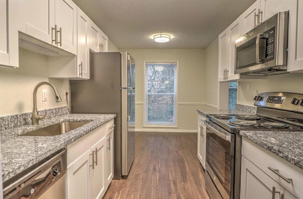 3 bedroom, 2 bathroom, 1,502 sq ft apartment for rent at 3200 Post Woods Drive 3216D, Atlanta, GA 30339 for $2,343 a month — photo 2