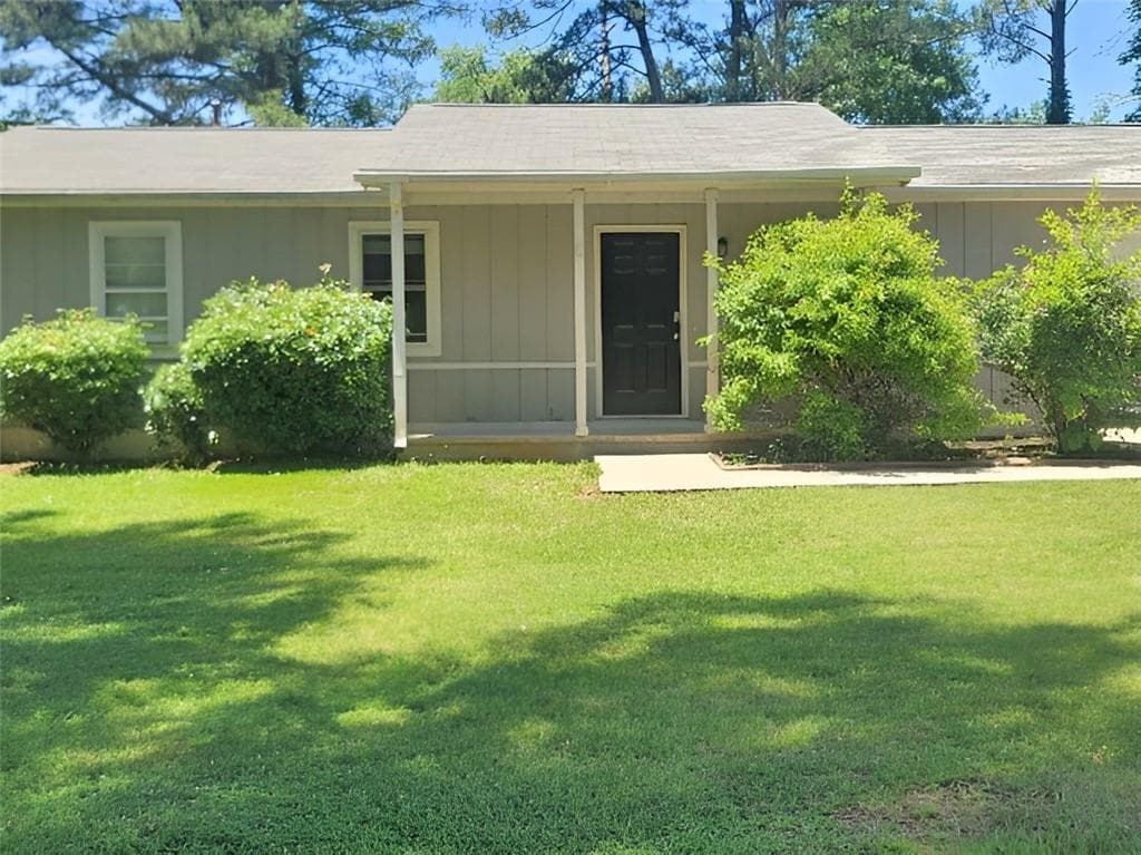3 bedroom, 2 bathroom single family residence sold at 620 SE Lakeridge Circle, Conyers, GA 30094