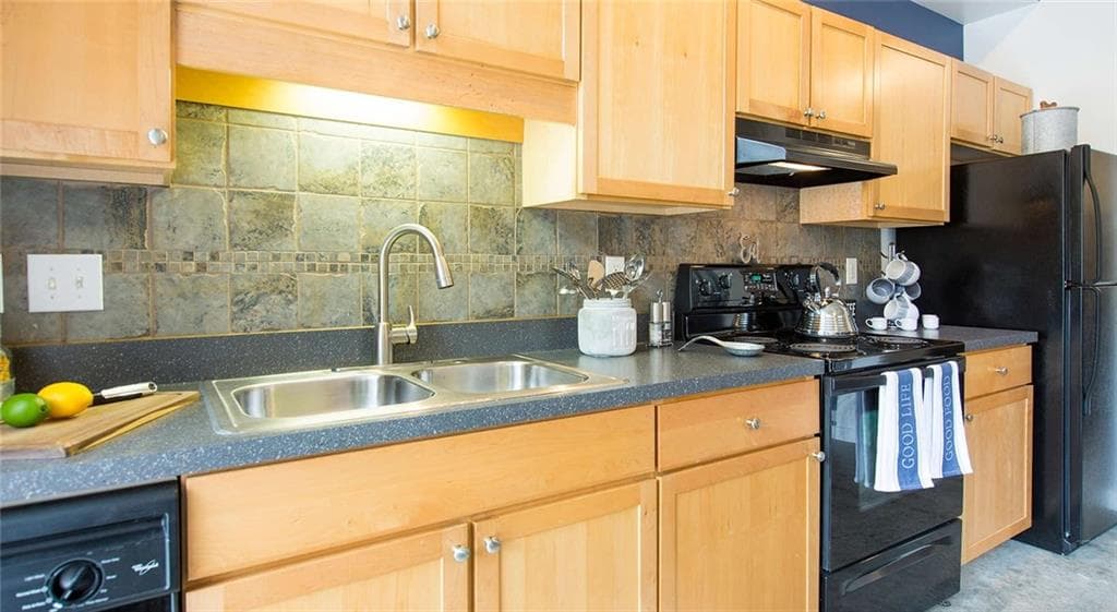 1 bedroom, 1 bathroom, 972 sq ft apartment for rent at 1016 Howell Mill Road 1304, Atlanta, GA 30318 for $1,472 a month — photo 1 of 29