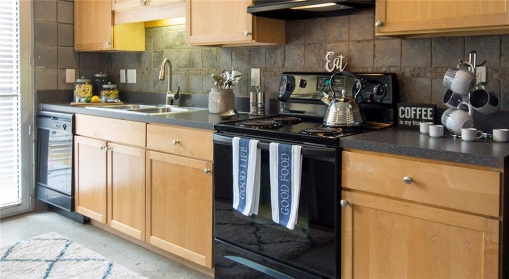 1 bedroom, 1 bathroom, 972 sq ft apartment for rent at 1016 Howell Mill Road 1304, Atlanta, GA 30318 for $1,472 a month — photo 2