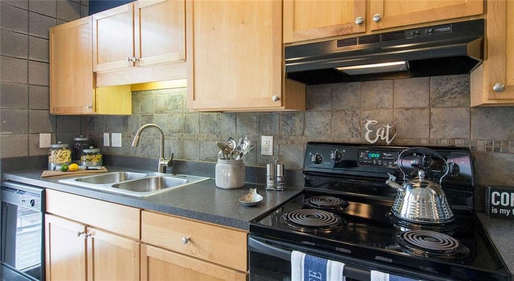 1 bedroom, 1 bathroom, 972 sq ft apartment for rent at 1016 Howell Mill Road 1304, Atlanta, GA 30318 for $1,472 a month — photo 3