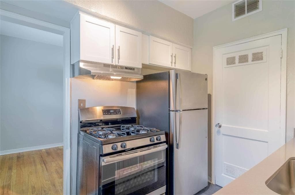 1 bedroom, 1 bathroom, 900 sq ft apartment for rent at 703 Twin Oaks Drive 714-3, Decatur, GA 30030 for $1,263 a month — photo 1 of 16