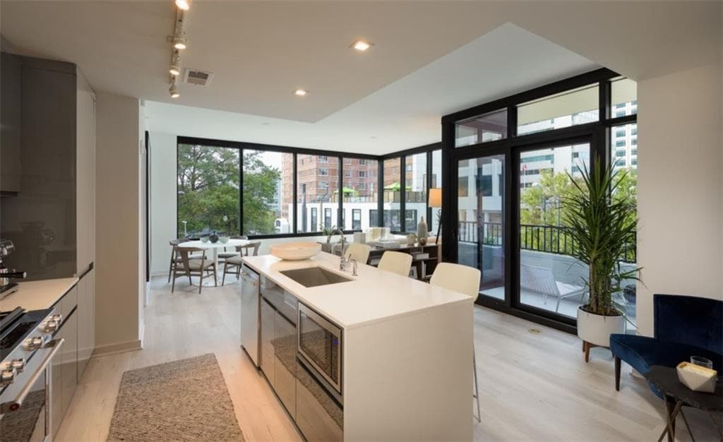 2 bedroom, 2 bathroom, 1,279 sq ft apartment for rent at 693 Peachtree Street 5E, Atlanta, GA 30308 for $3,915 a month — photo 1 of 21