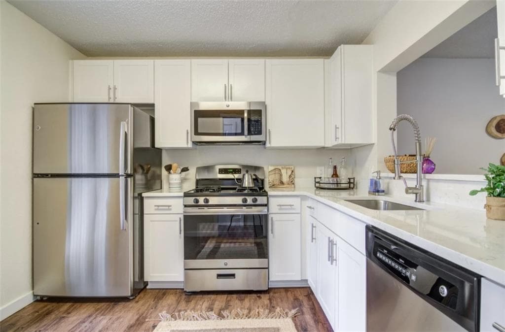 3 bedroom, 2 bathroom, 1,479 sq ft apartment for rent at 8 Cumberland Way 12-100, Smyrna, GA 30080 for $2,236 a month — photo 1 of 22
