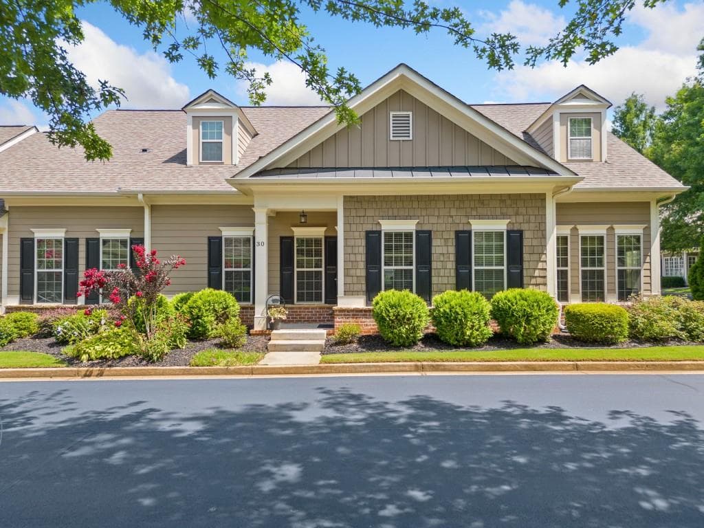 4 bedroom, 4 bathroom, 3,189 sq ft condominium sold at 625 Aunt Lucy Lane 30, Smyrna, GA 30082