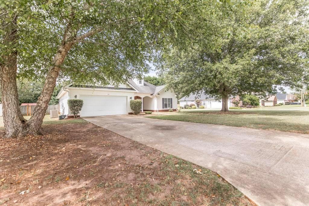 226 SPRING CHASE Circle, Kathleen, GA 31047 — most recent listing photo