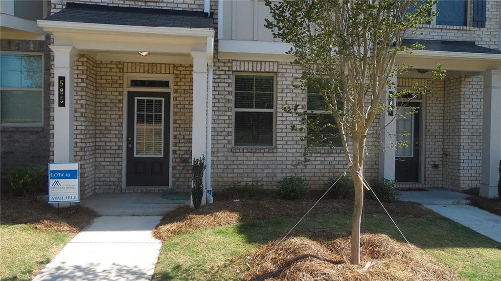 585 Fundao Lane 10, Lawrenceville, GA 30046 — most recent listing photo