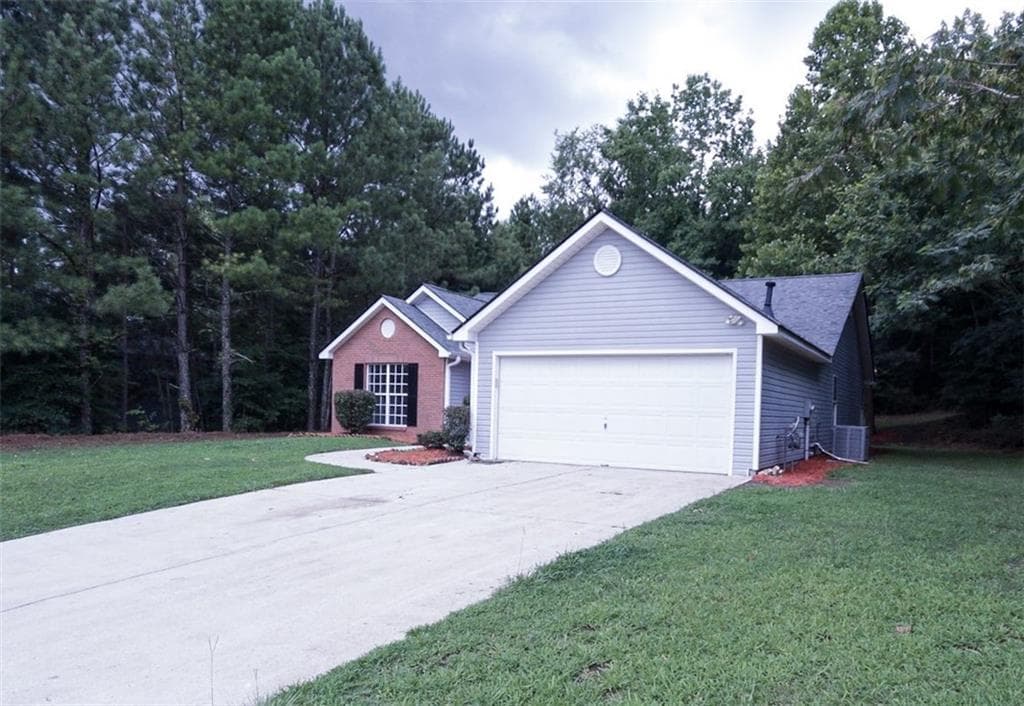 3 bedroom, 2 bathroom, 1,808 sq ft single family residence under contract at 4205 Old House Drive, Conley, GA 30288 — photo 2