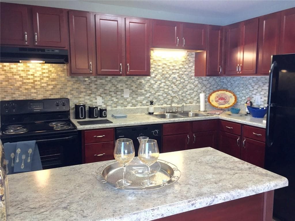 1 bedroom, 1 bathroom, 750 sq ft apartment for rent at 4883 Roswell Road N1, Atlanta, GA 30342 for $1,339 a month — photo 1 of 15
