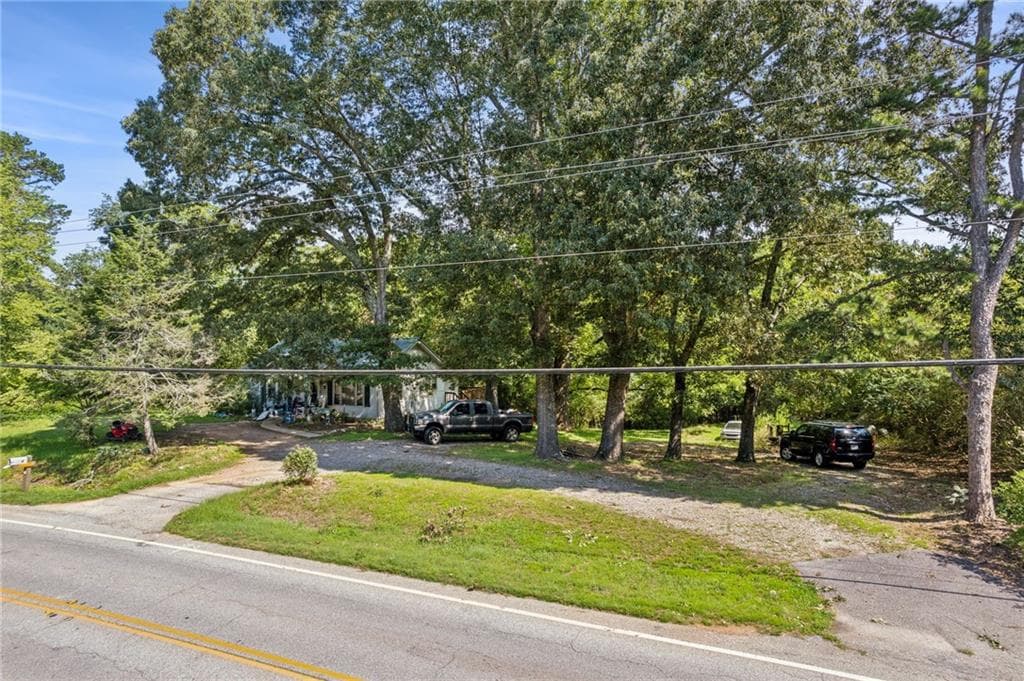 3 bedroom, 2 bathroom, 1,194 sq ft single family residence for sale at 3804 Price Road, Gainesville, GA 30506 — photo 6