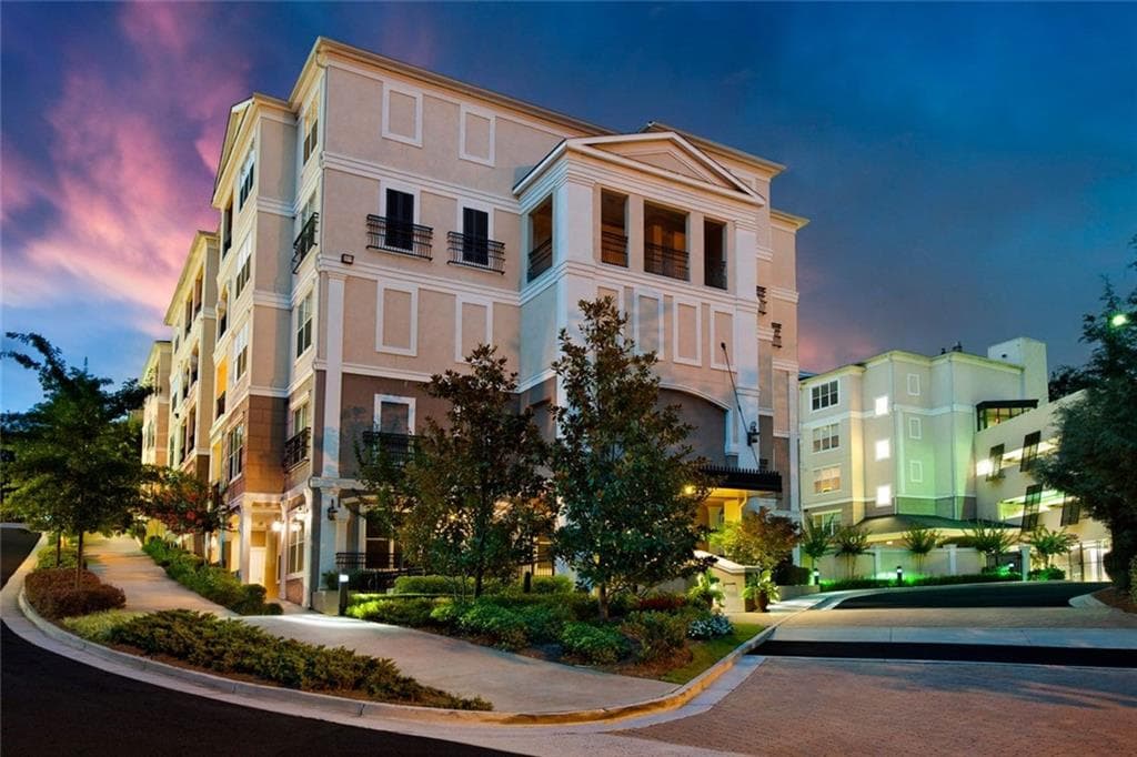 1 bedroom, 1 bathroom, 1,095 sq ft apartment for rent at 3443 Kingsboro Road 1007, Atlanta, GA 30326 for $1,624 a month — photo 9