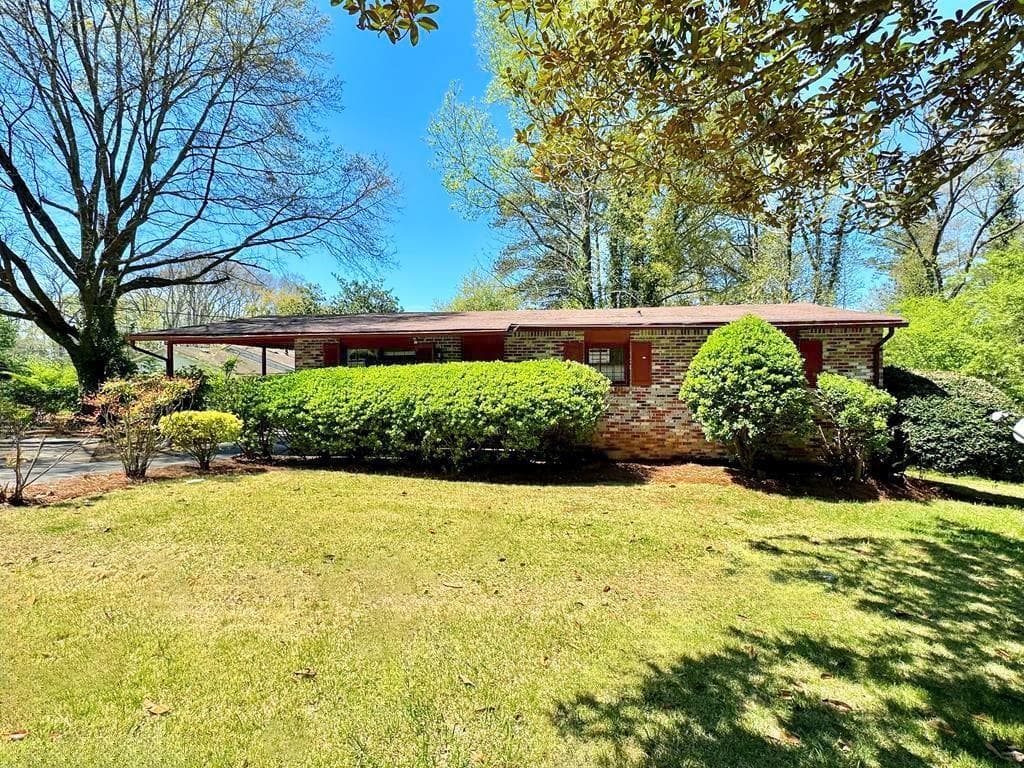 4 bedroom, 2 bathroom single family residence sold at 650 Lyric Way, Atlanta, GA 30318