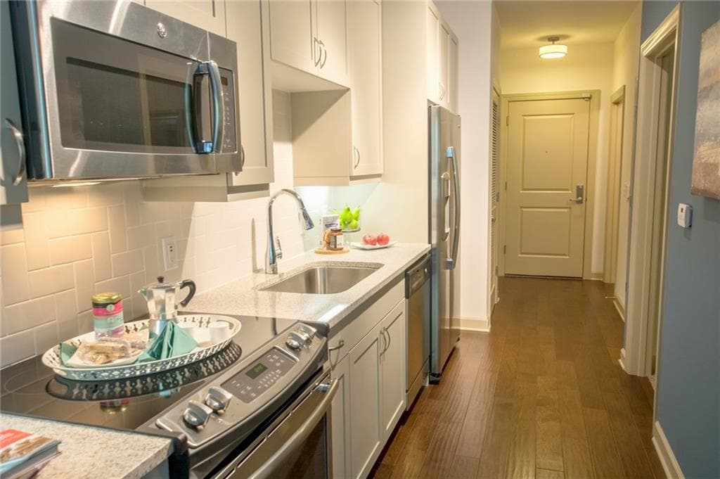 1 bedroom, 1 bathroom apartment for rent at 2420 Peachtree Road 1420, Atlanta, GA 30305 for $1,659 a month — photo 2