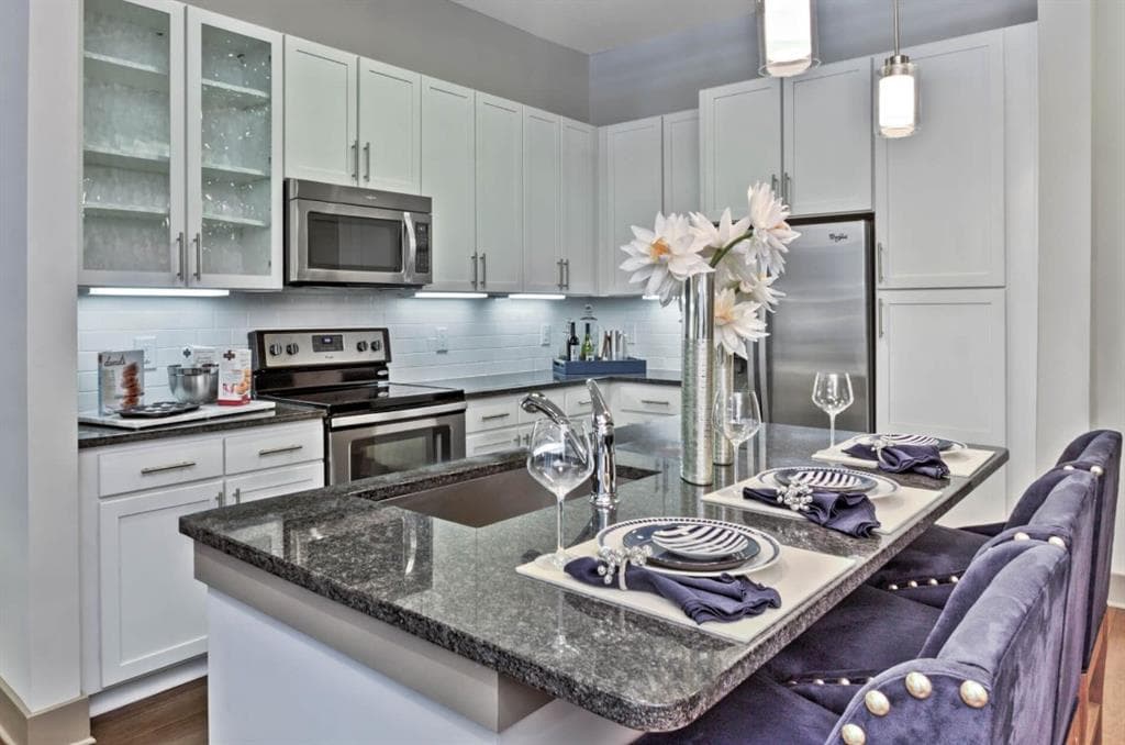 2 bedroom, 2 bathroom, 1,323 sq ft apartment for rent at 4600 Roswell Road 680, Sandy Springs, GA 30342 for $2,521 a month — photo 1 of 22