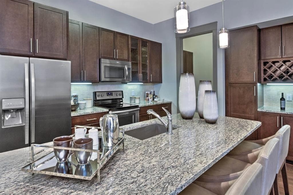 2 bedroom, 2 bathroom, 1,323 sq ft apartment for rent at 4600 Roswell Road 680, Sandy Springs, GA 30342 for $2,521 a month — photo 2