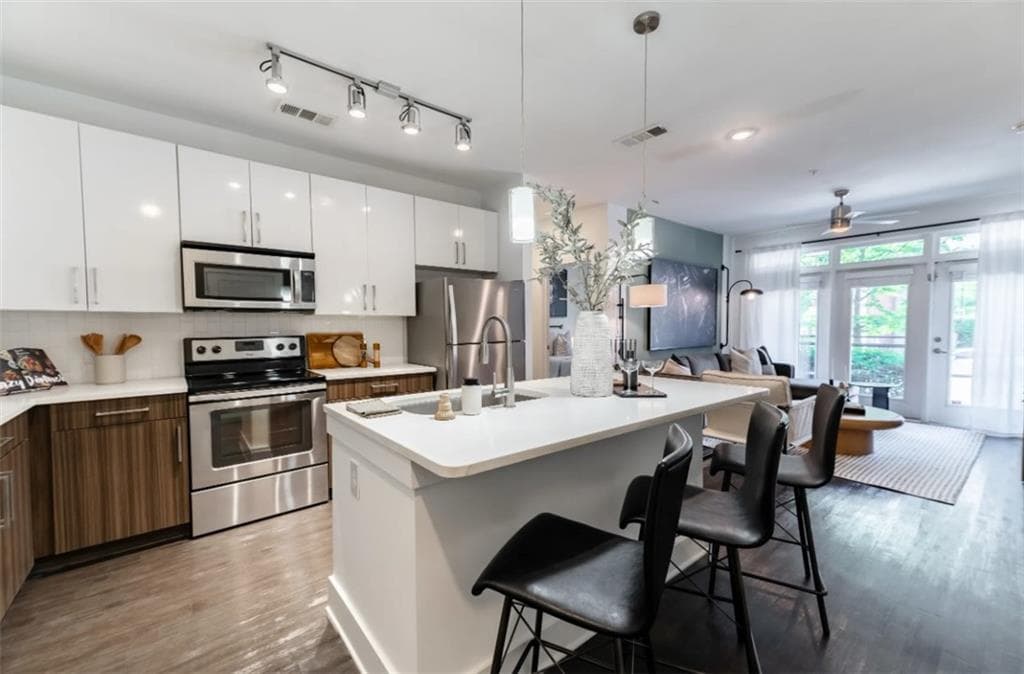 1 bedroom, 1 bathroom, 638 sq ft apartment for rent at 1220 Mecaslin Street 1517, Atlanta, GA 30318 for $1,698 a month — photo 1 of 28
