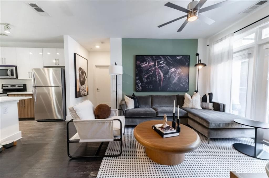 1 bedroom, 1 bathroom, 638 sq ft apartment for rent at 1220 Mecaslin Street 1517, Atlanta, GA 30318 for $1,698 a month — photo 4