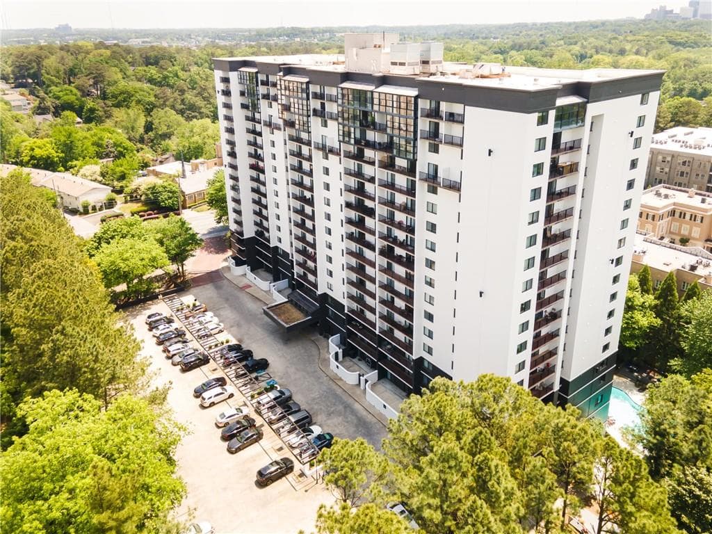 1 bedroom, 1 bathroom, 814 sq ft apartment for rent at 2460 Peachtree Road 0501, Atlanta, GA 30305 for $1,405 a month — photo 10