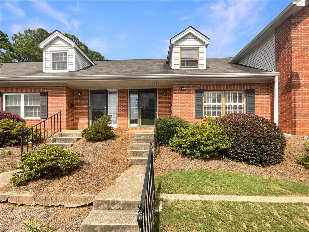 2 bedroom, 2 bathroom, 1,201 sq ft townhouse sold at 3266 Henderson Mill Road C, Atlanta, GA 30341
