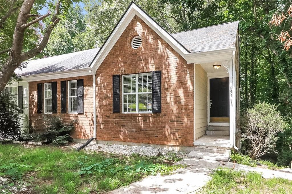 3 bedroom, 3 bathroom townhouse sold at 1054 PLANTATION Way, Kennesaw, GA 30144